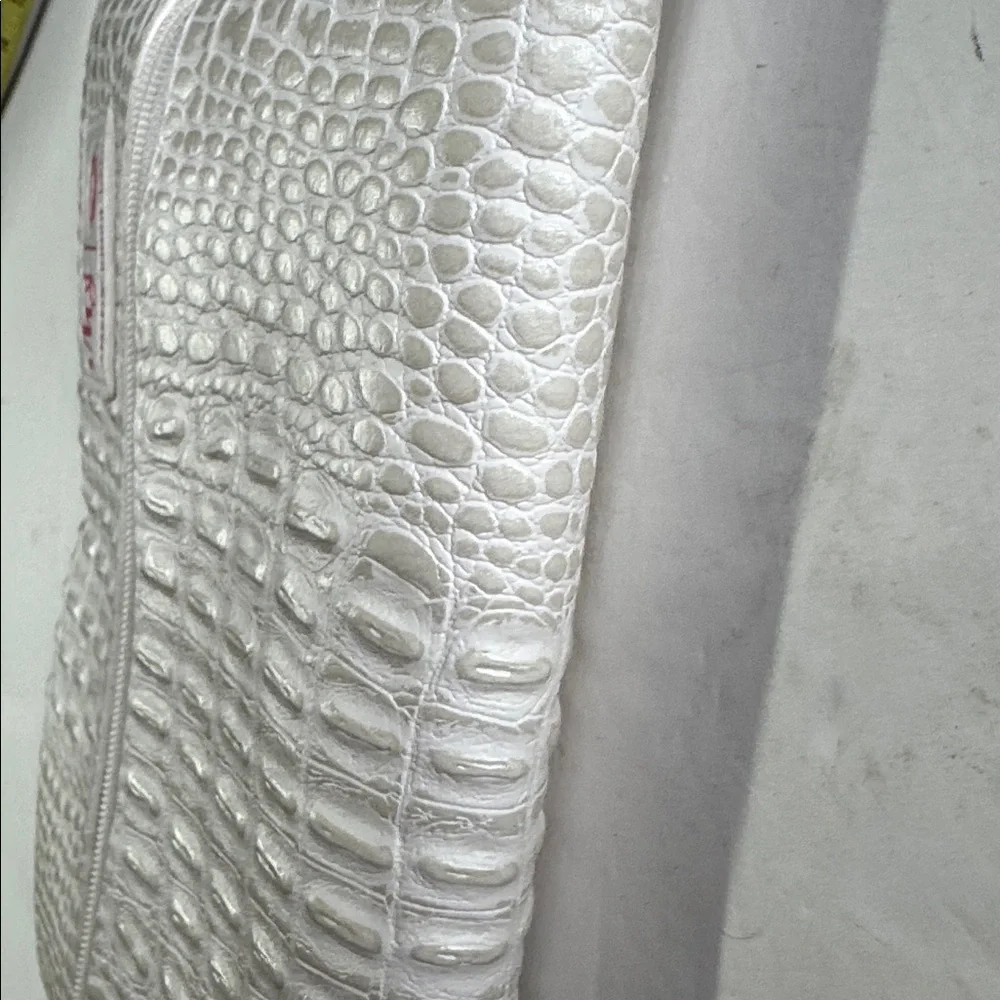 Makeup Junkie Bags White Crocodile Embossed Cosmetic Bag oink tassel NWT Travel - Picture 6 of 9